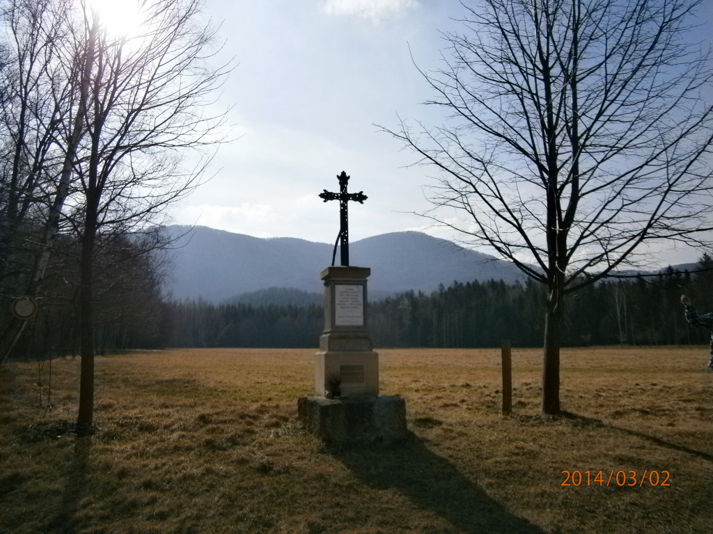 Další kříž během cesty