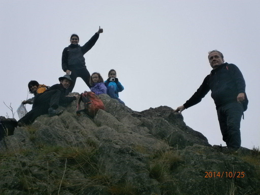 Horolezci na vrcholu.